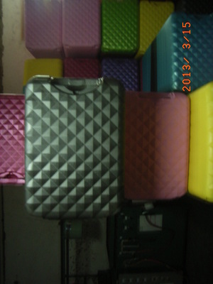 【提供拉桿箱外殼加工,ABS,PC ,ABS+PC】價(jià)格,廠家,圖片,旅行箱包,東莞市中堂80箱包廠-