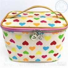 金華市婺城區(qū)花樣箱包加工廠 專業(yè)定制箱包、購物袋與背包